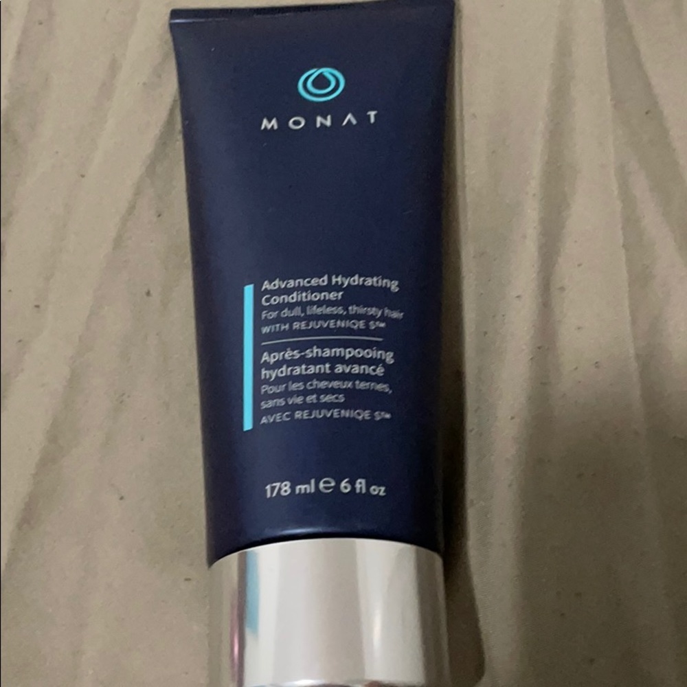 Monat Advanced hydrating conditioner